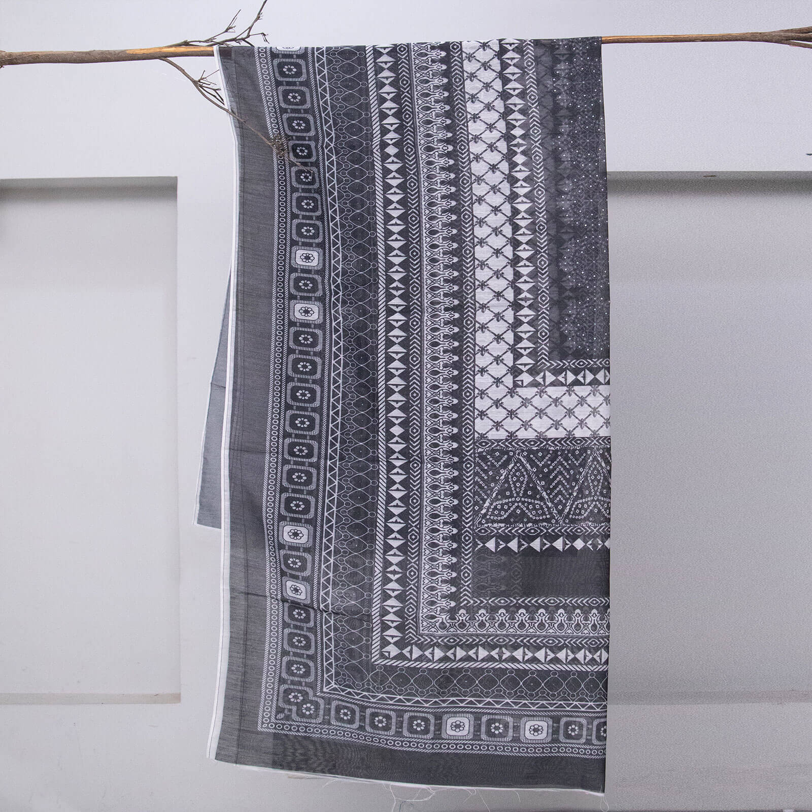 Monark Black and White Abstract Fleur De Lis Printed Dupatta
