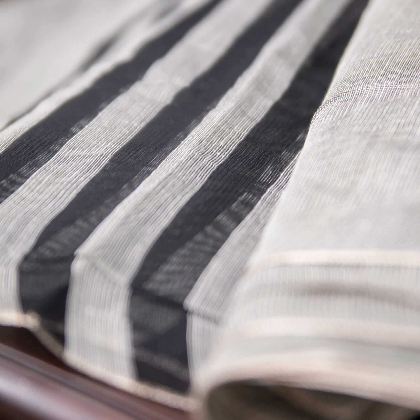 Khaddi Woven White and Black Two Sided Border Dupatta