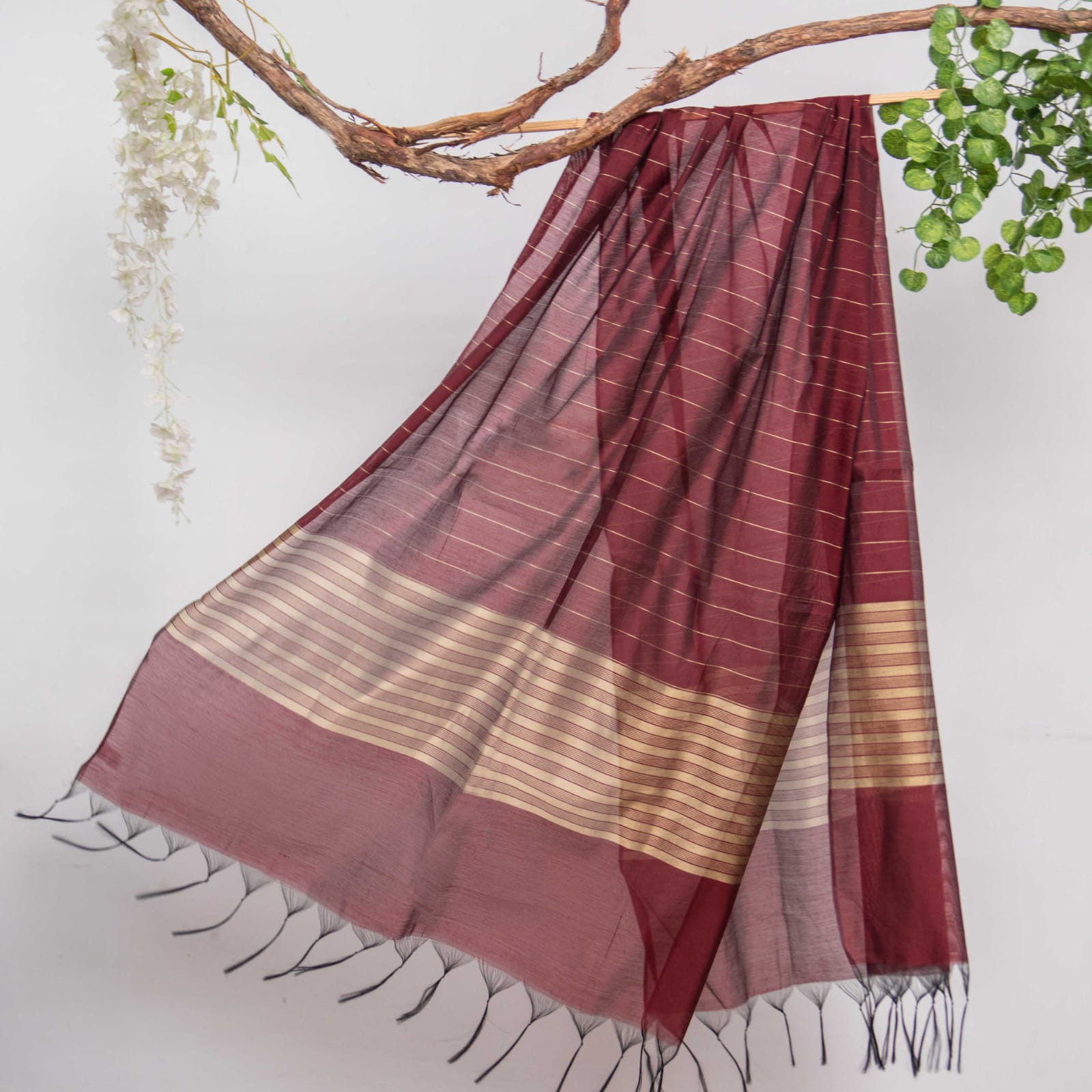 Khaddi Woven Maroon Two Sided Border Dupatta